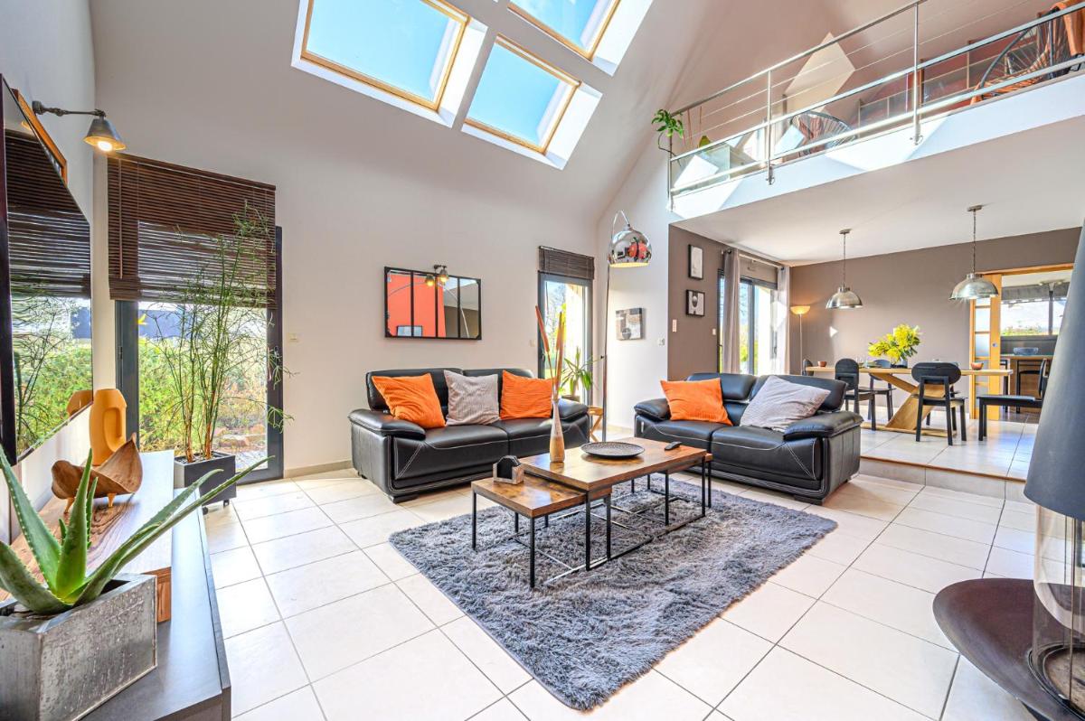 LE HAMEAU DE BIZOLE - Magnifique Maison contemporaine avec piscine chauffée - Housity