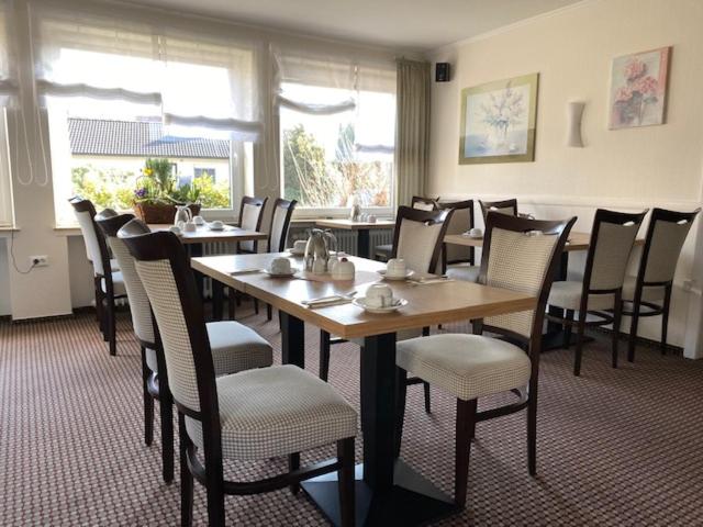 Hotel zum Rosenteich - Housity