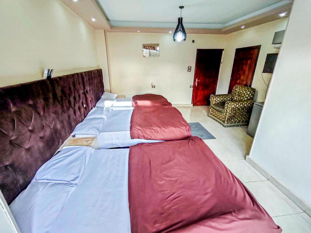 Happy days Pyramids Inn - Housity