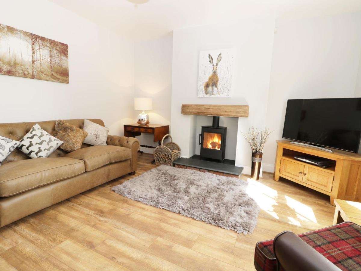 2 Moor Farm Cottages - Housity