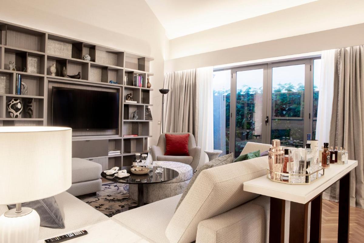 Uma área de estar em InterContinental Porto - Palacio das Cardosas by IHG