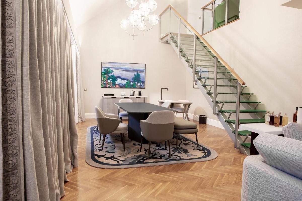Uma área de estar em InterContinental Porto - Palacio das Cardosas by IHG