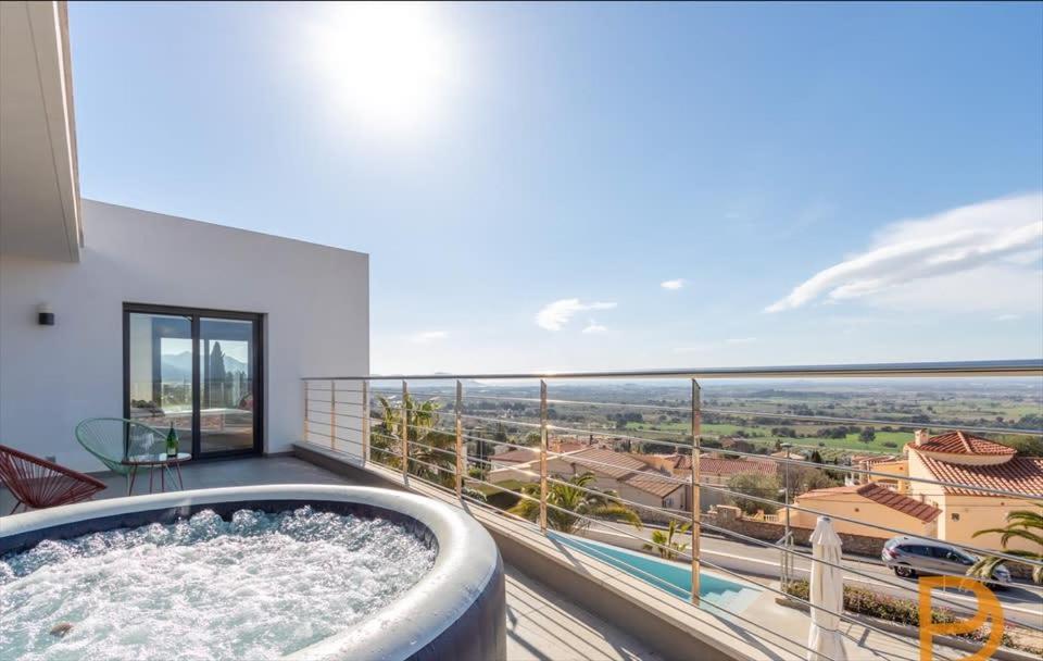 Luxury Villa with Jacuzzi - Costa Brava - Housity