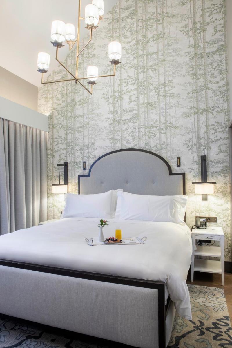 Uma cama ou camas num quarto em InterContinental Porto - Palacio das Cardosas by IHG