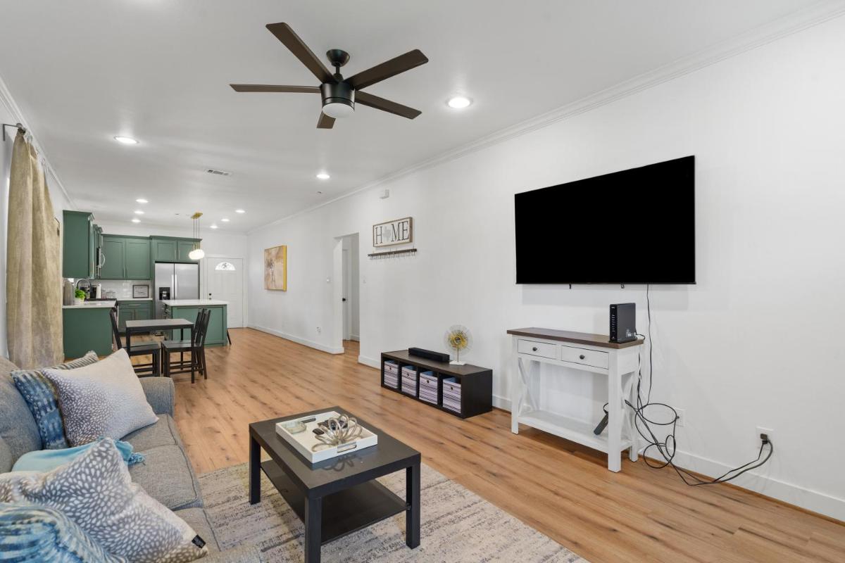 Freshly Renovated EaDo Home - Housity