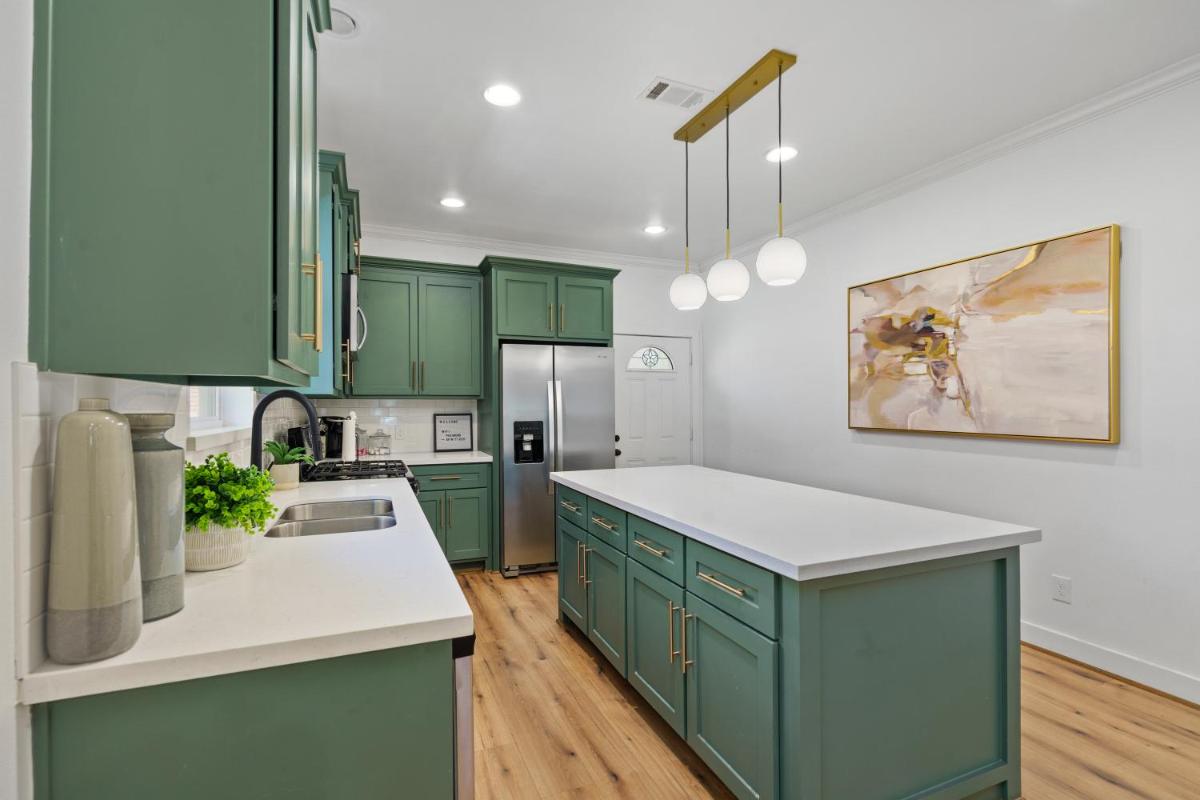 Freshly Renovated EaDo Home - Housity