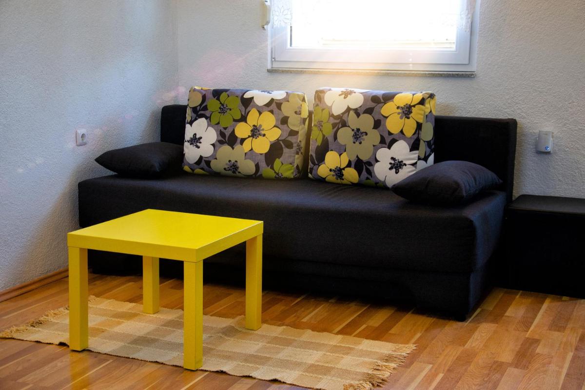 Apartment Ilija - Housity