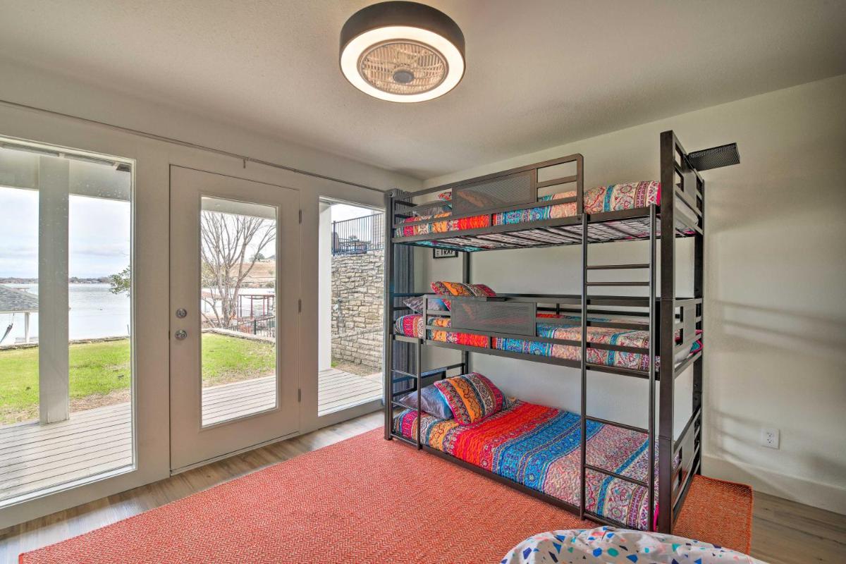 Lake Dayz Granbury Retreat with Private Dock! - Housity