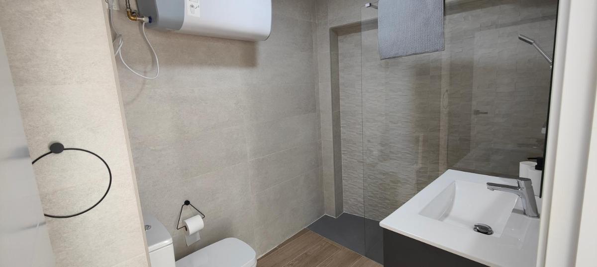 AOVE TERRACE - Housity