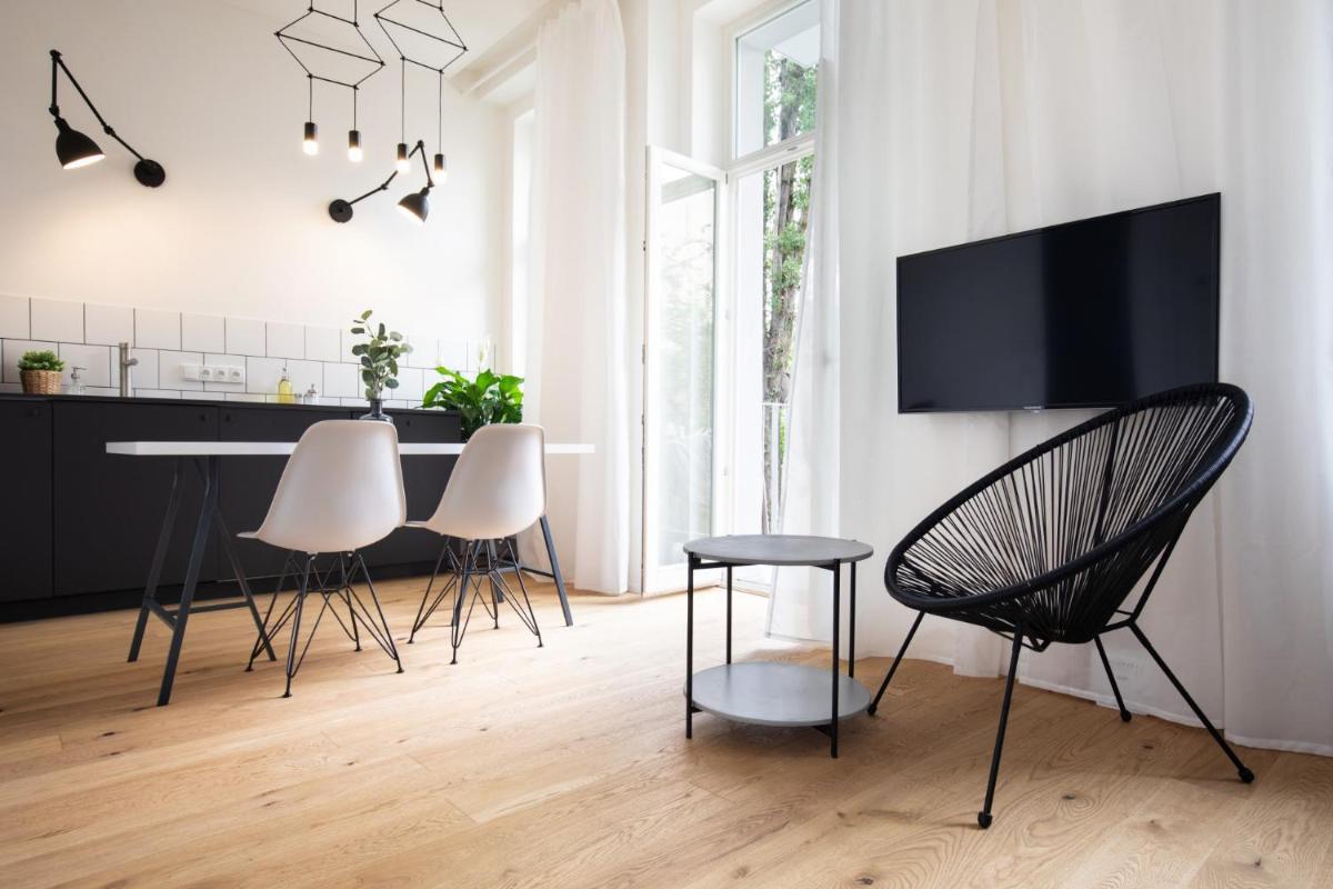 TurnKey I Balcony Studio - Housity