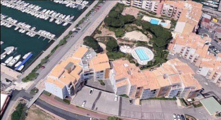 bel appartement situé au bout du port - Housity