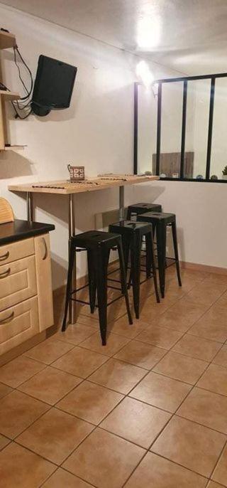 bel appartement situé au bout du port - Housity