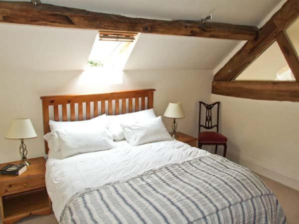 The Lodge Farm Barn - Housity