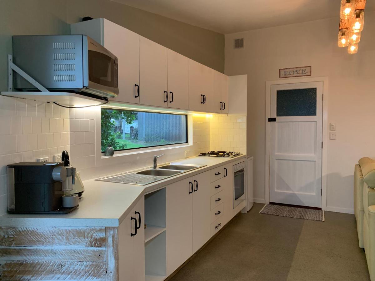 Cedarview Bed & Breakfast -Wallaby Cottage - Housity