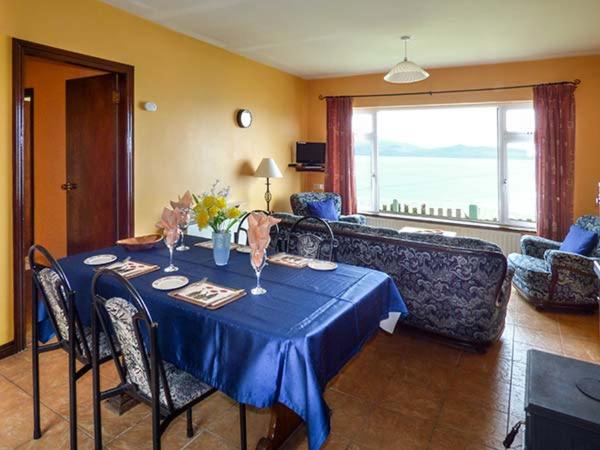 Rossbeigh Beach Cottage No 6, Glenbeigh - Housity