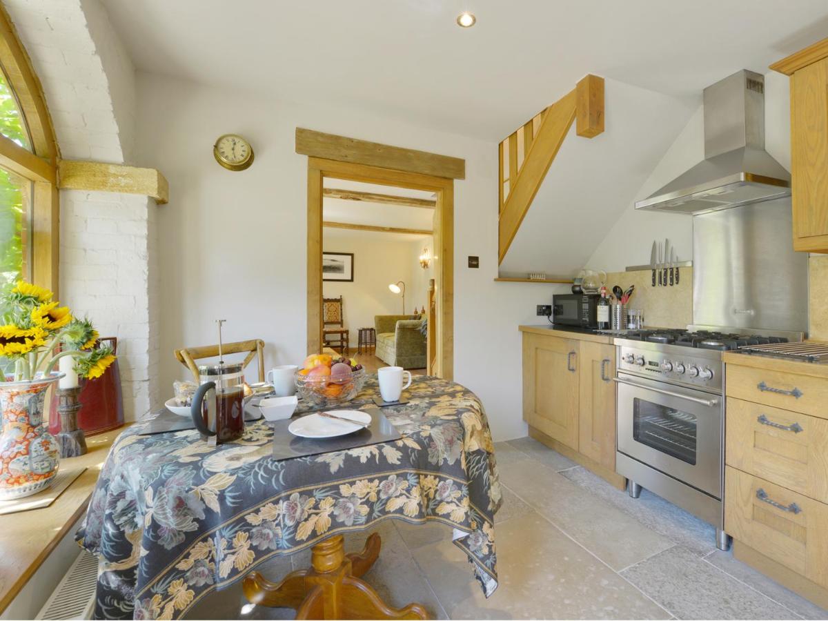 Pittards Farm Cottage - Housity