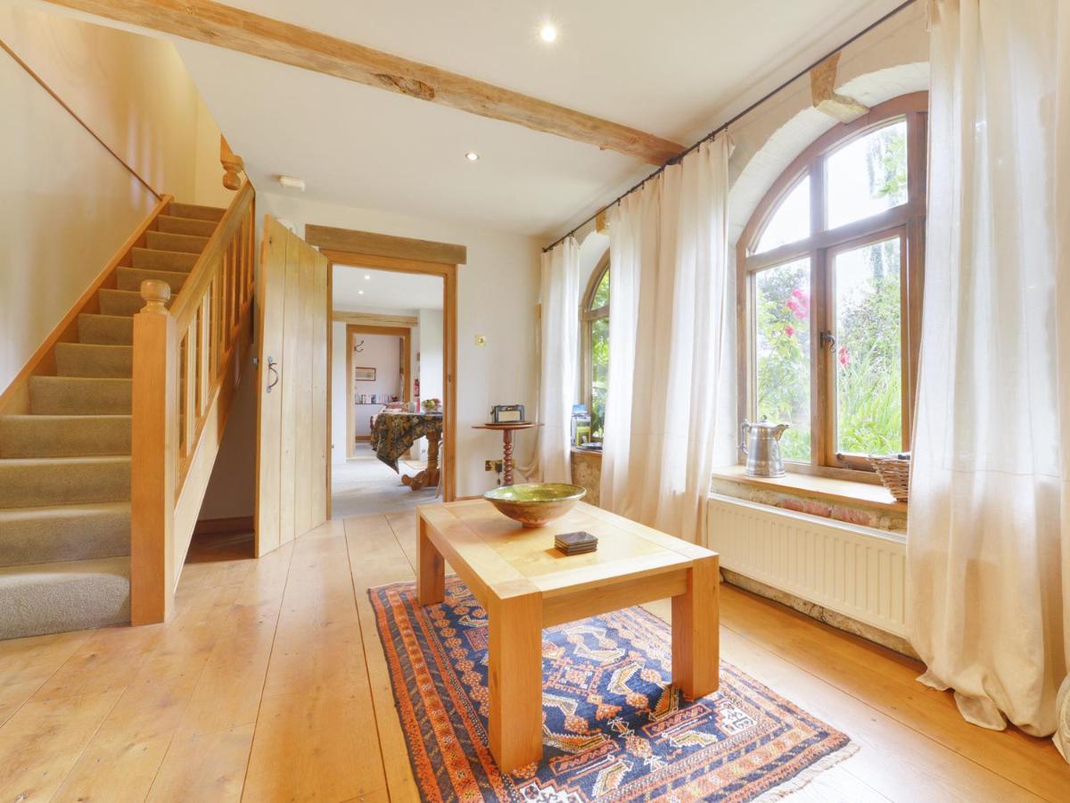 Pittards Farm Cottage - Housity