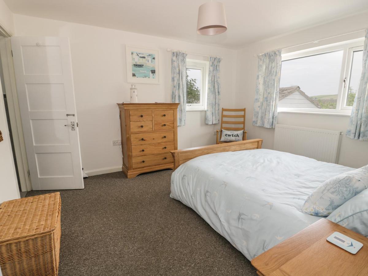 54 The Moorings - Housity