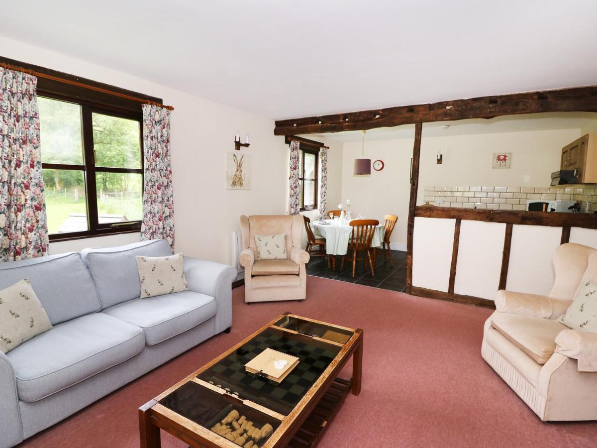 Woodpecker 2 - Housity