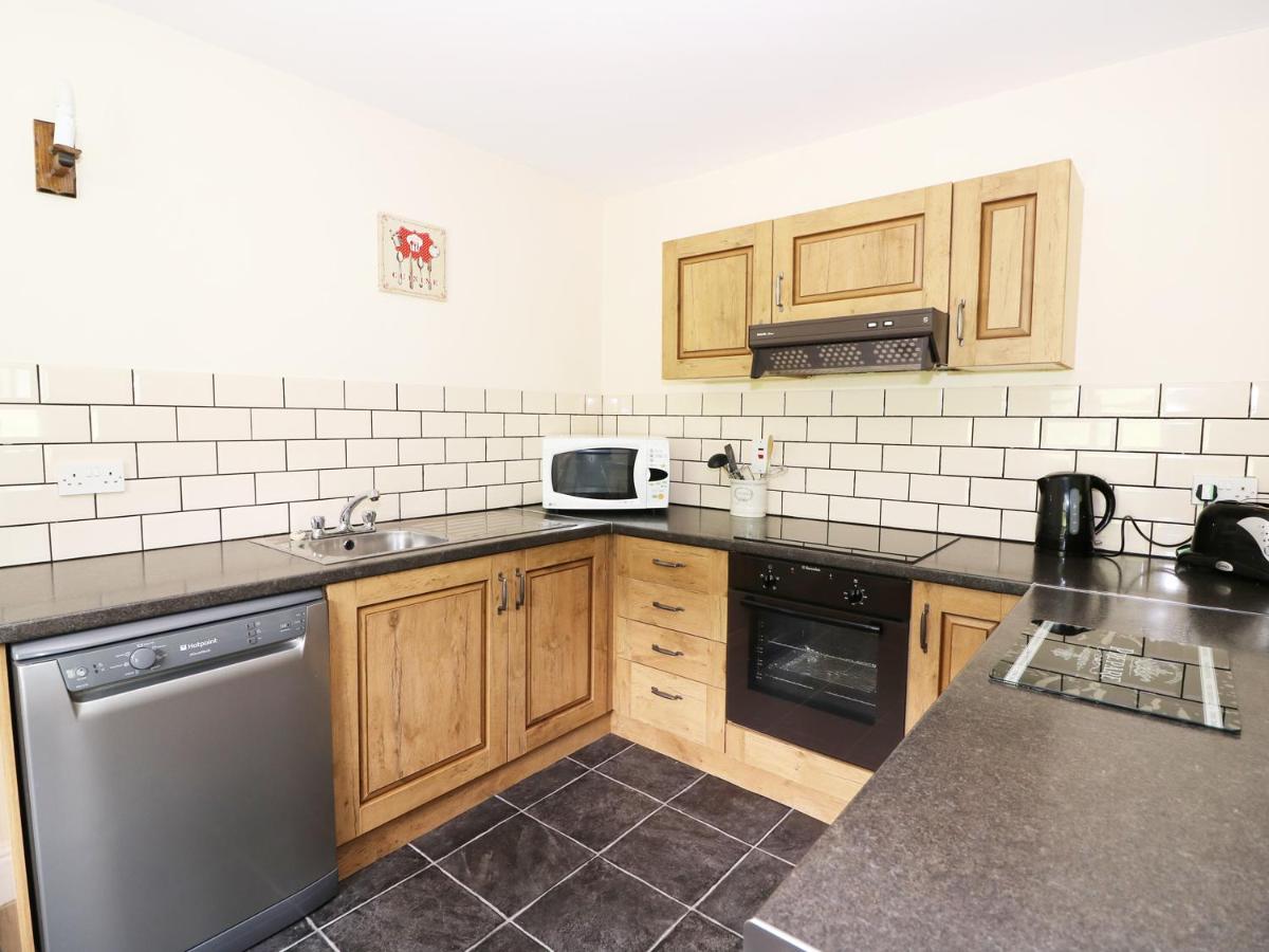 Woodpecker 2 - Housity