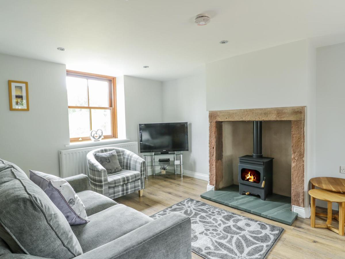 1 Leesrigg Cottages - Housity