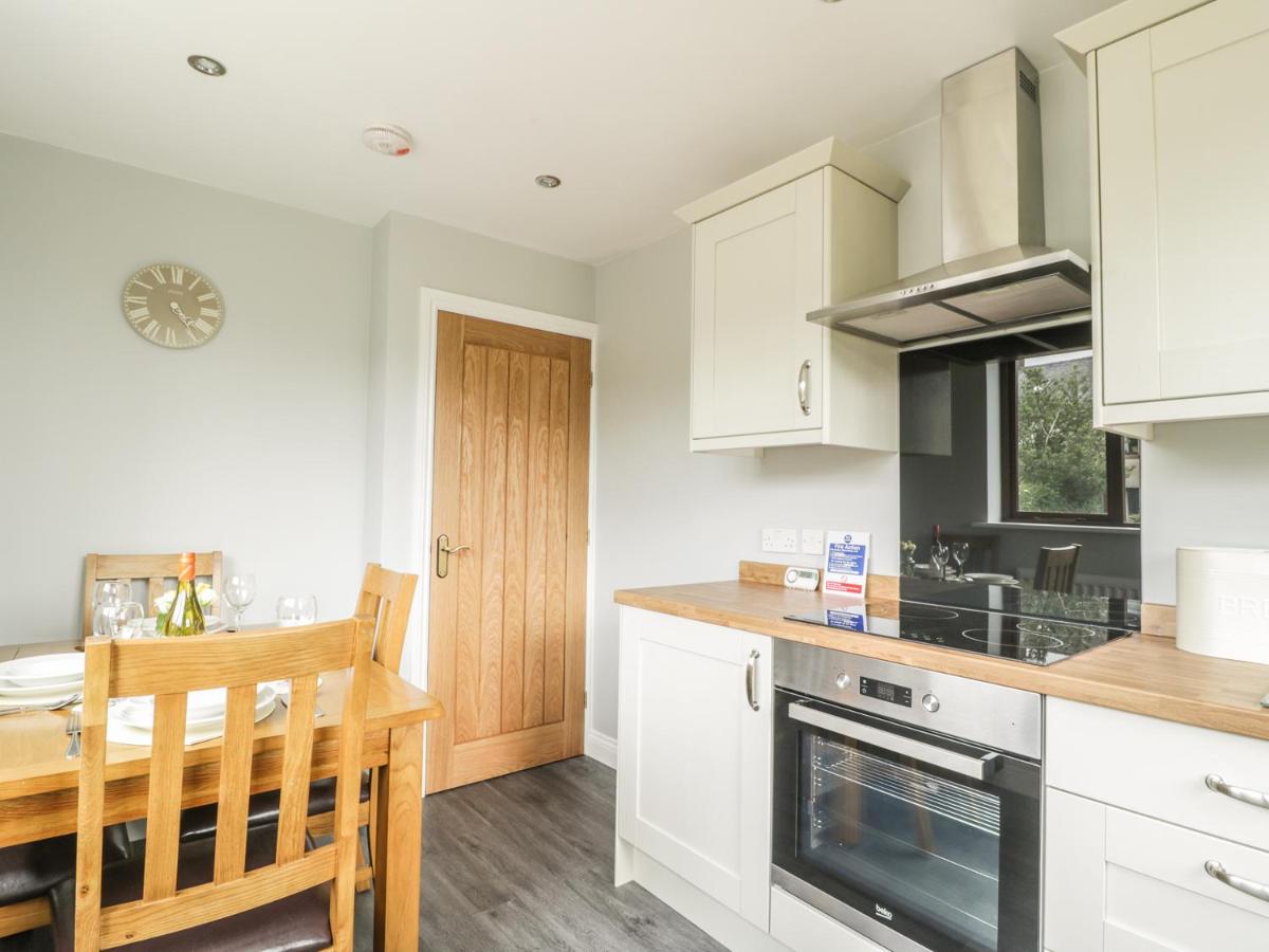 1 Leesrigg Cottages - Housity