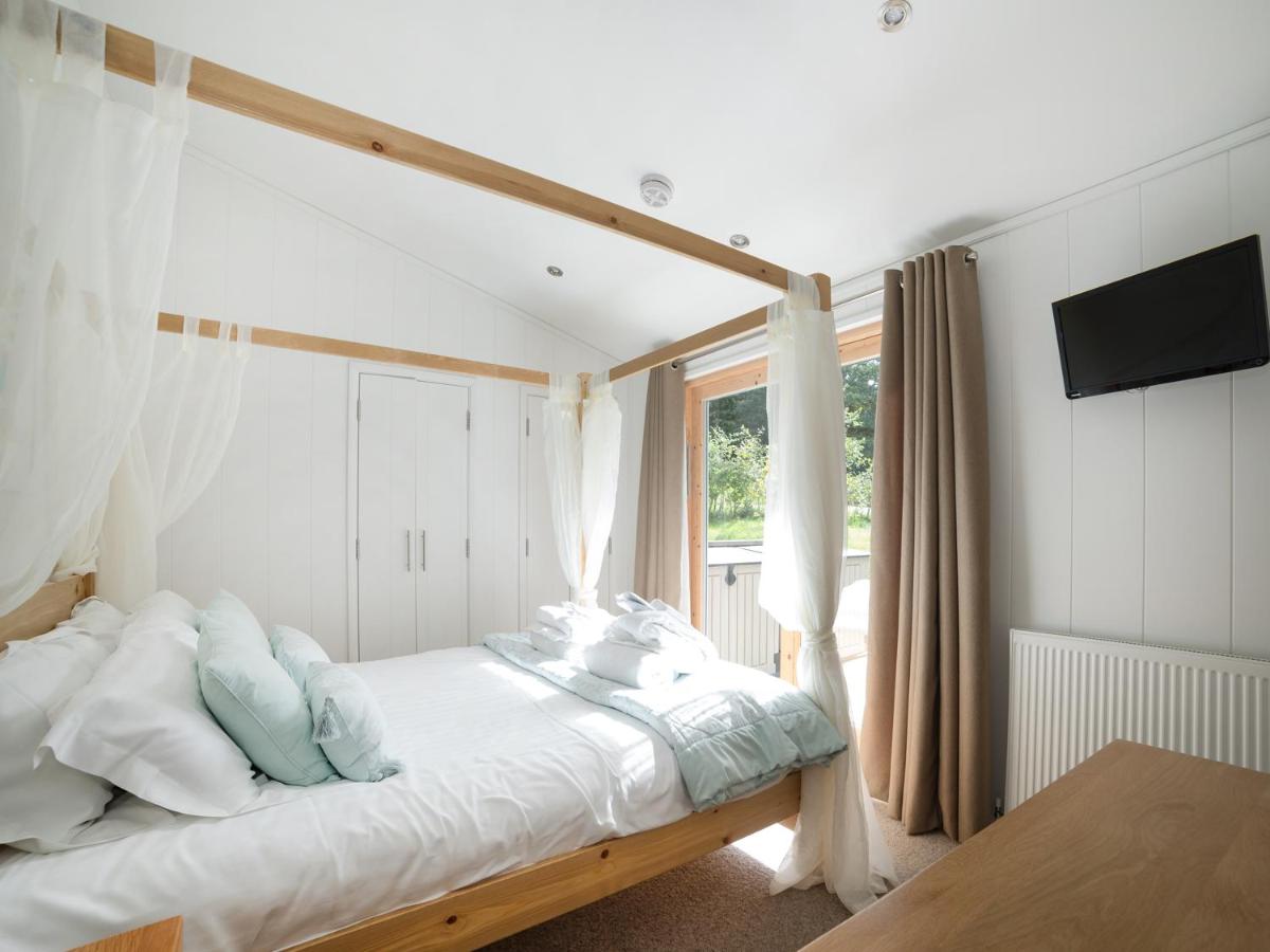 7 Streamside - Housity