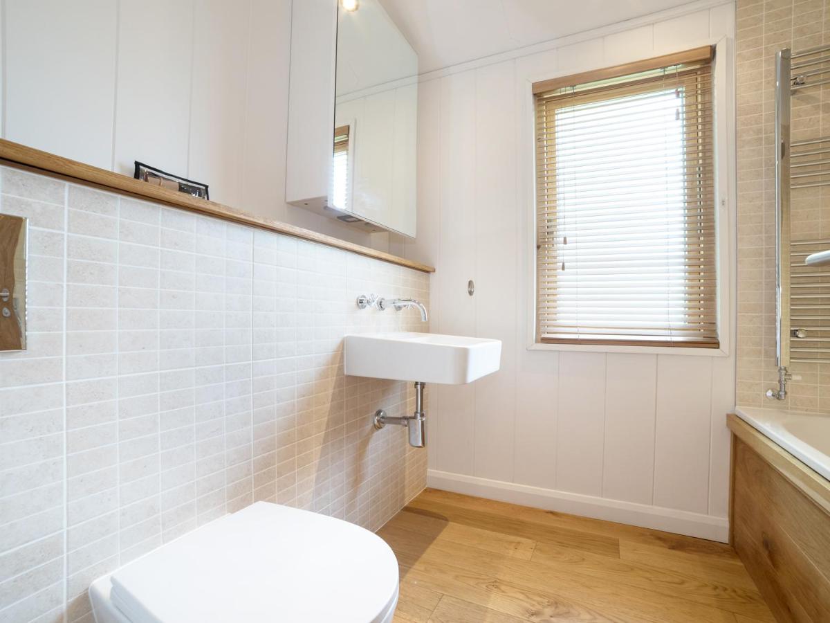 7 Streamside - Housity