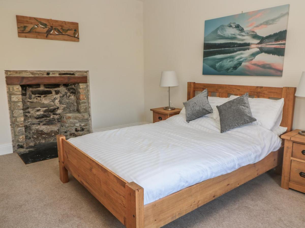 Hare & Hounds House - Housity