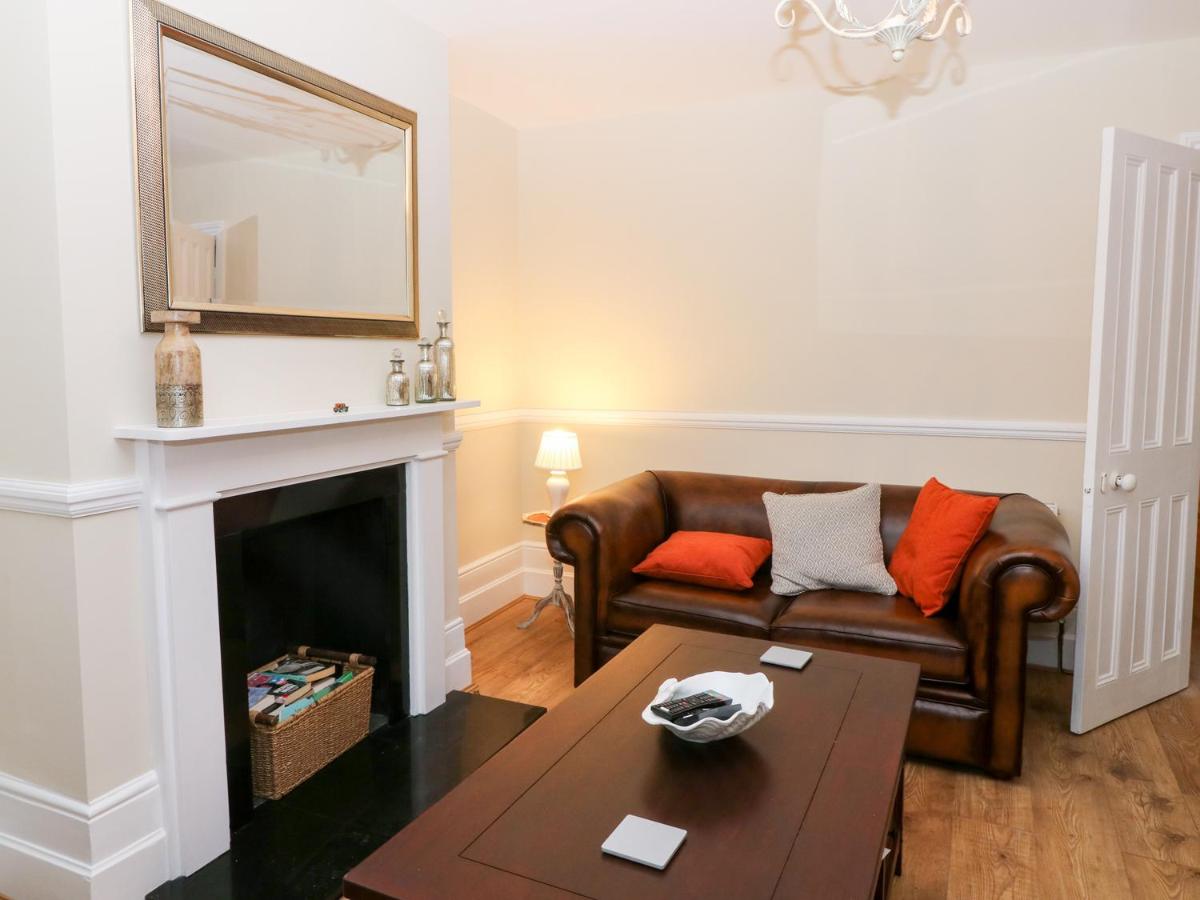 Newden Cottage - Housity