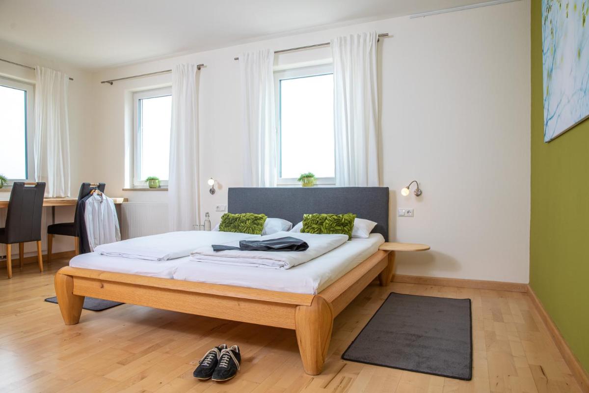 Hotel Donau-Ries & Restaurante Delphi - Housity