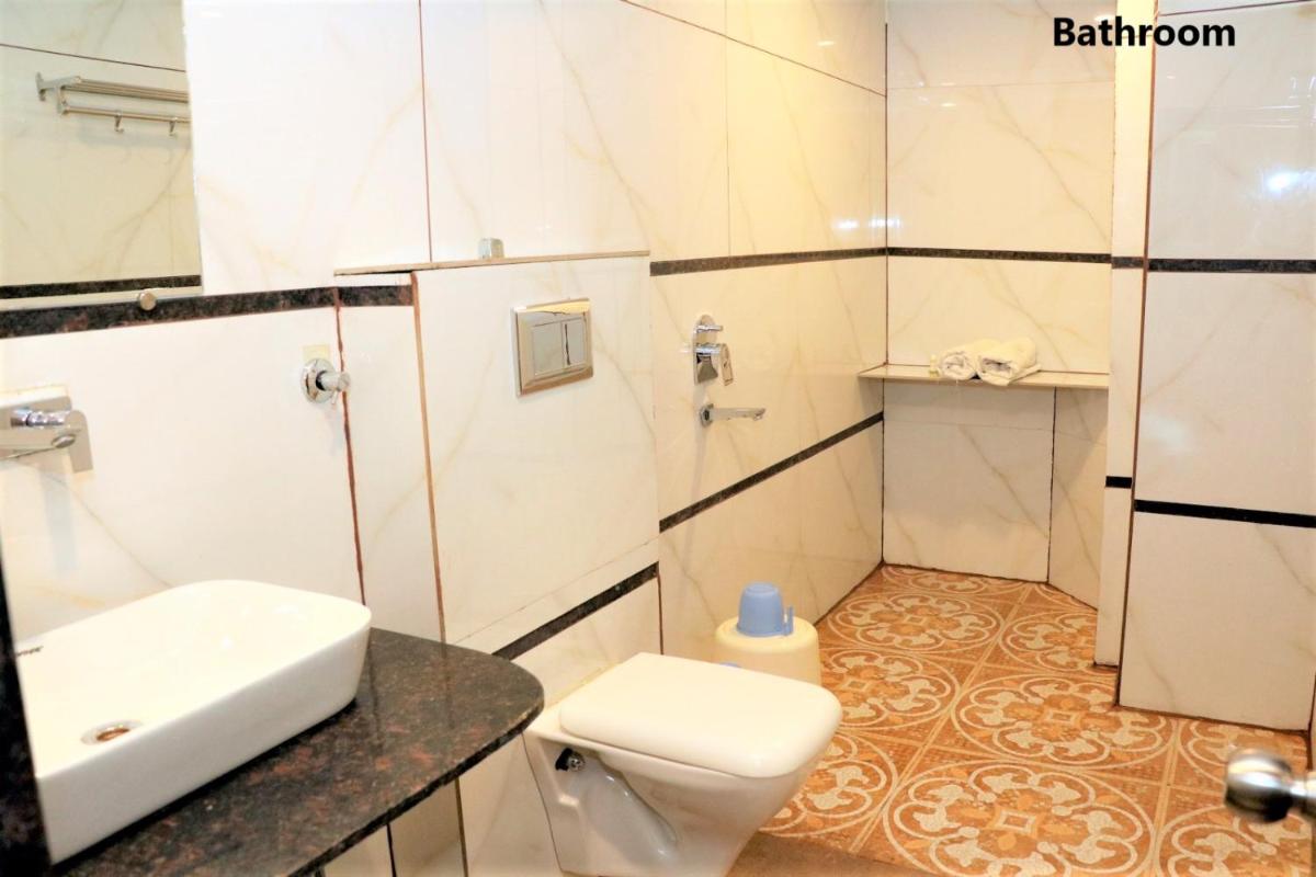 Beyond Stay Hotel Pachmarhi - Housity