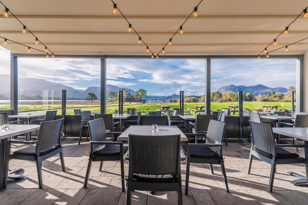 The Lake Hotel - Housity