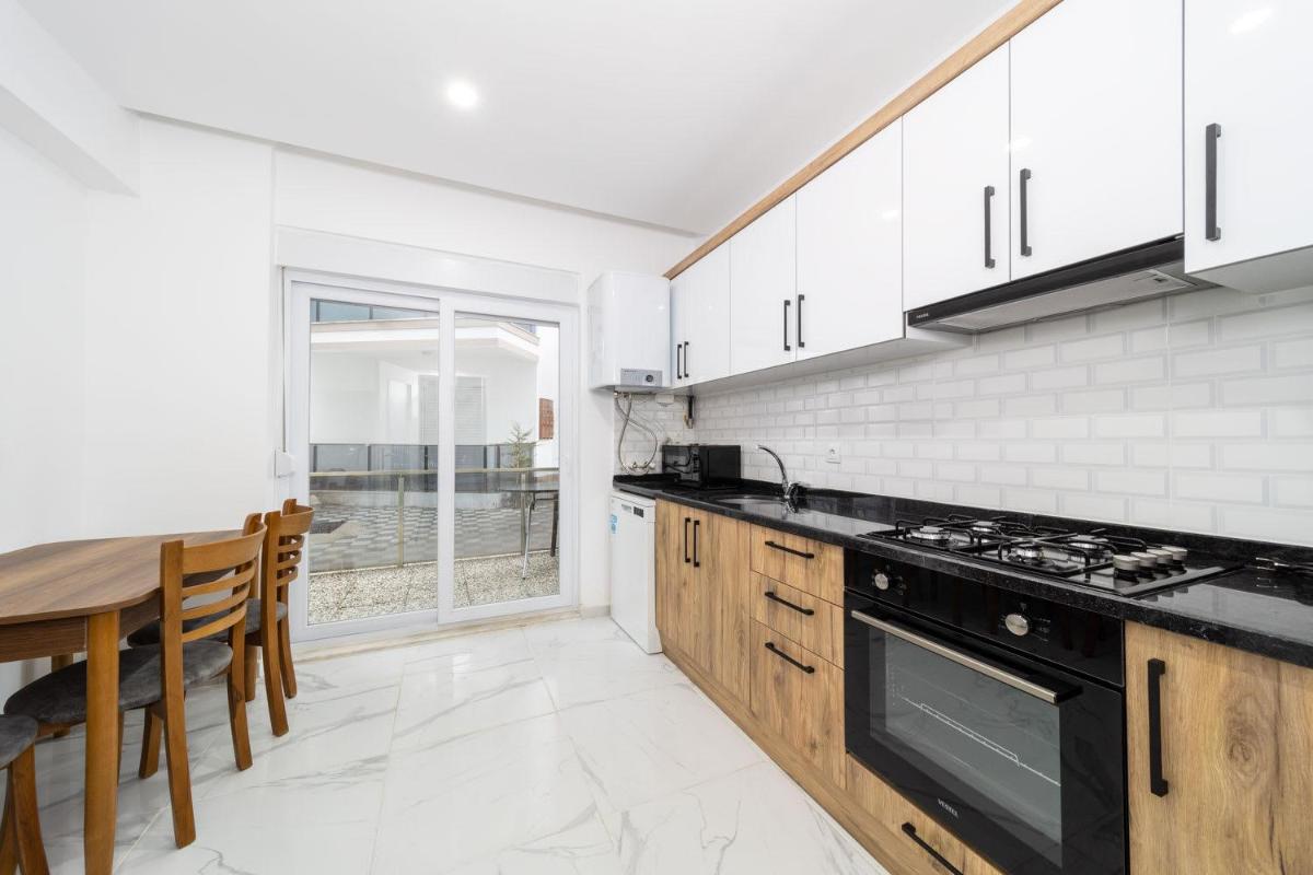 Central and Fresh Apartment near Popular Attractions in Muratpasa, Antalya - Housity