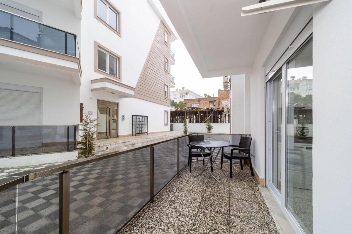 Central and Fresh Apartment near Popular Attractions in Muratpasa, Antalya - Housity
