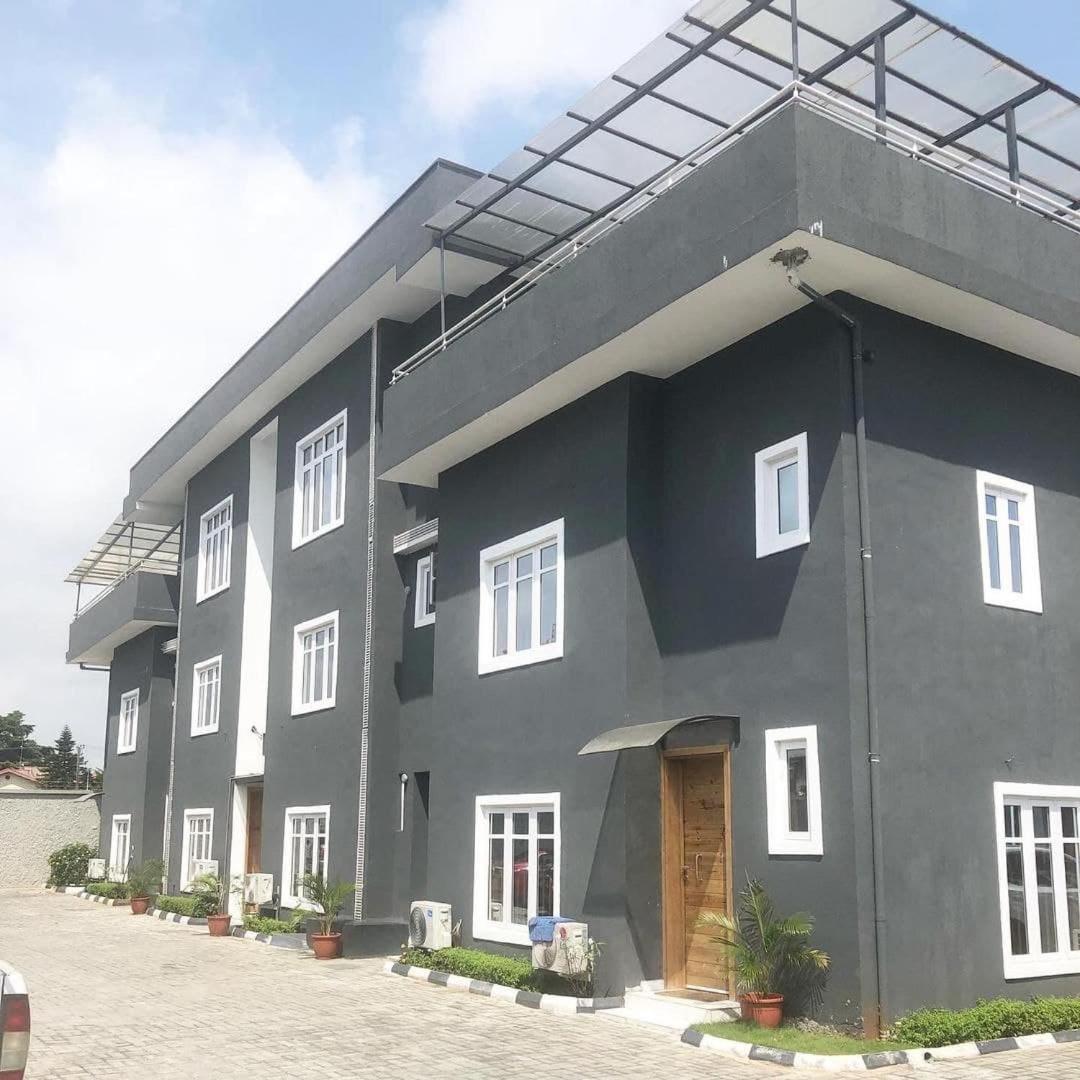 Suitetrails - Shortlethomes Vitro Short let Apartment