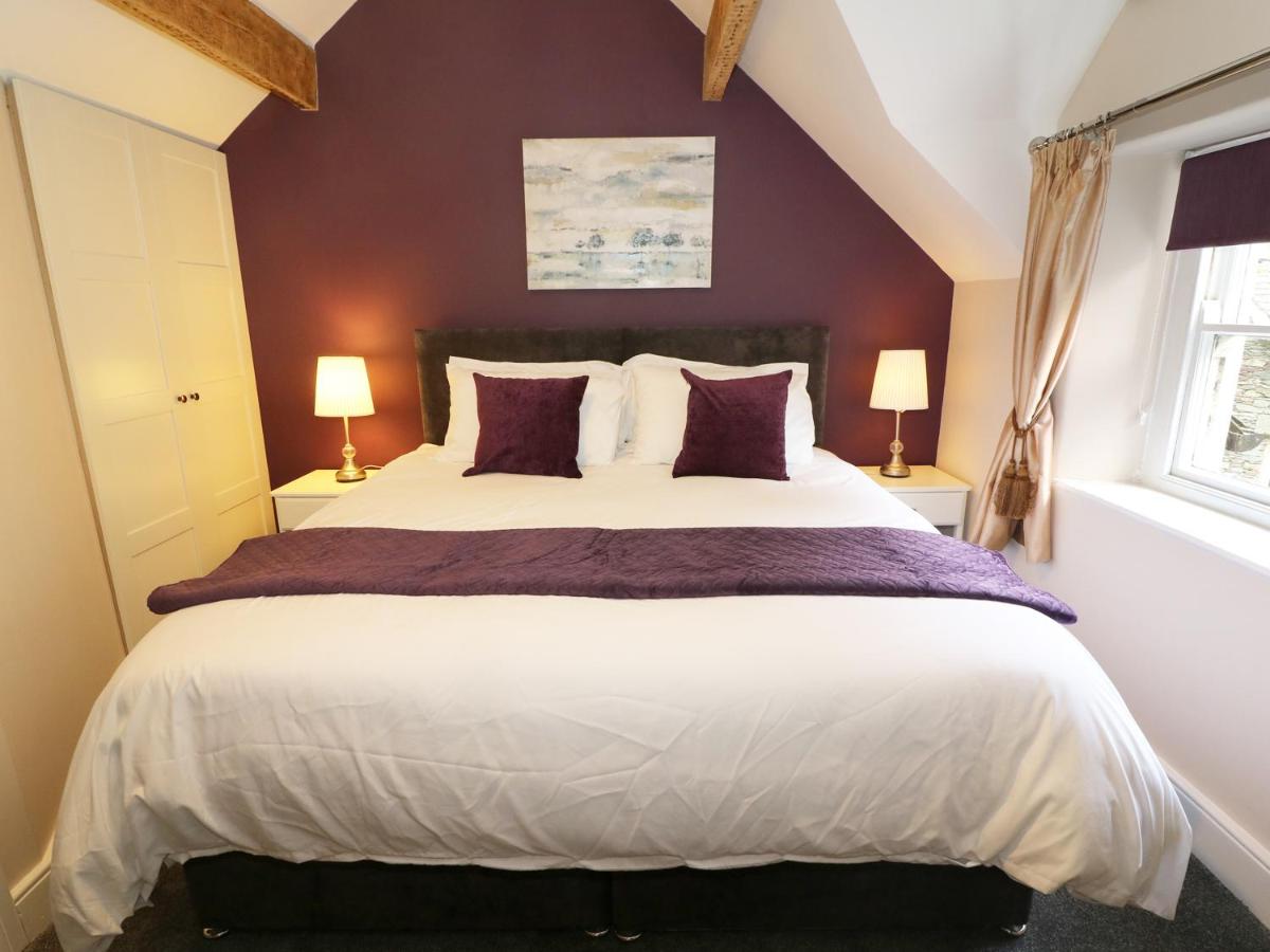 Shepherd's Crook - Housity