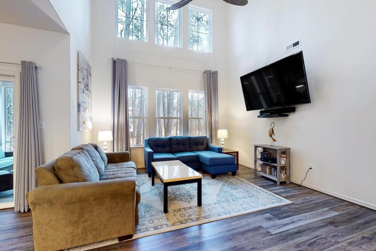 Bishops Landing -- 38454 Carroll - Housity