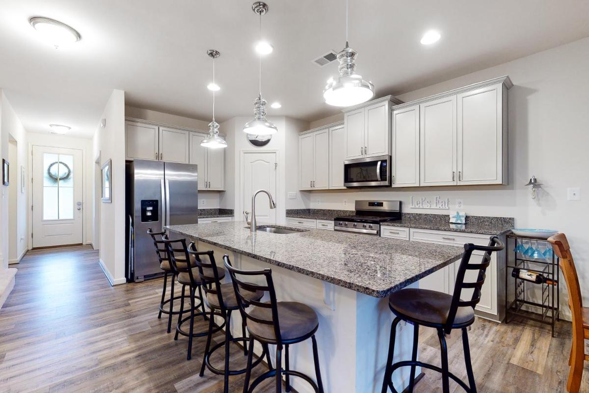 Bishops Landing -- 38454 Carroll - Housity