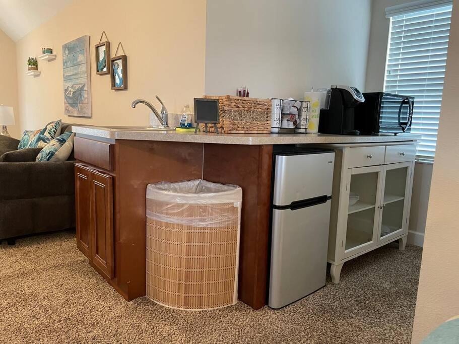Adorable private 1-bedroom studio on mini-farm. - Housity