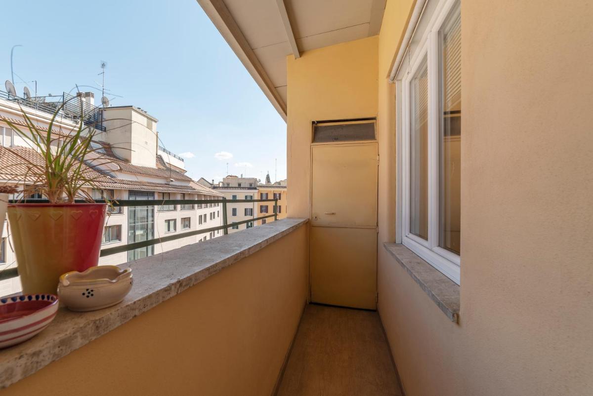 Vaticano & San Pietro Balcony Apartment - Housity
