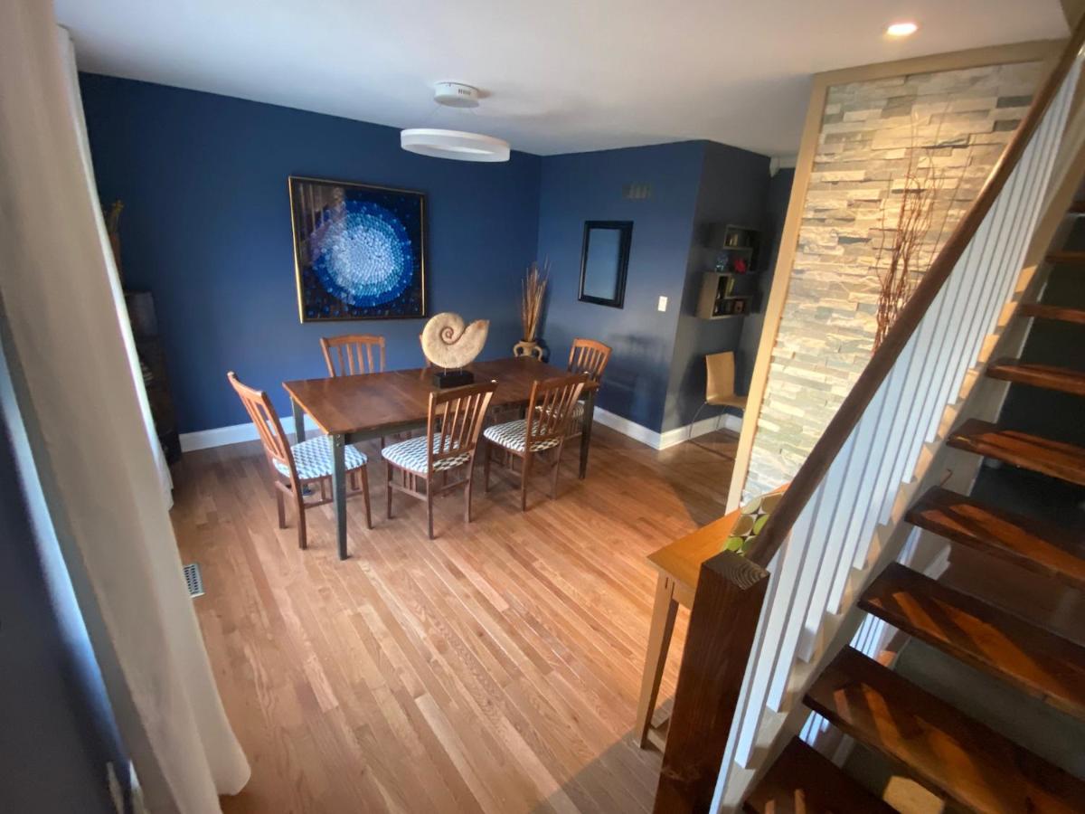 Here It Is! Cool Cape Cod-3 BR-2.5 Bath-12 Guests - Housity
