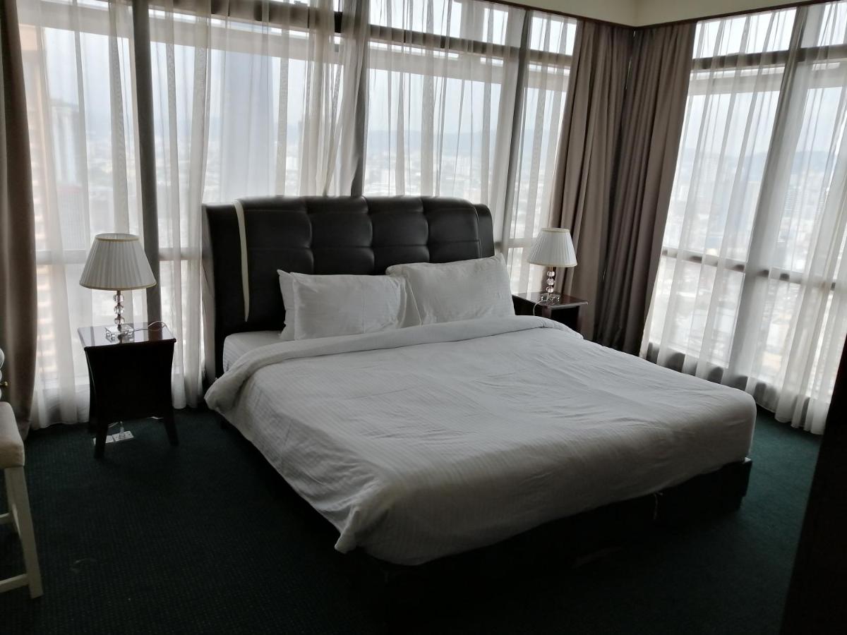 Suitetrails - Kl Raymond Apartment At Time's Square