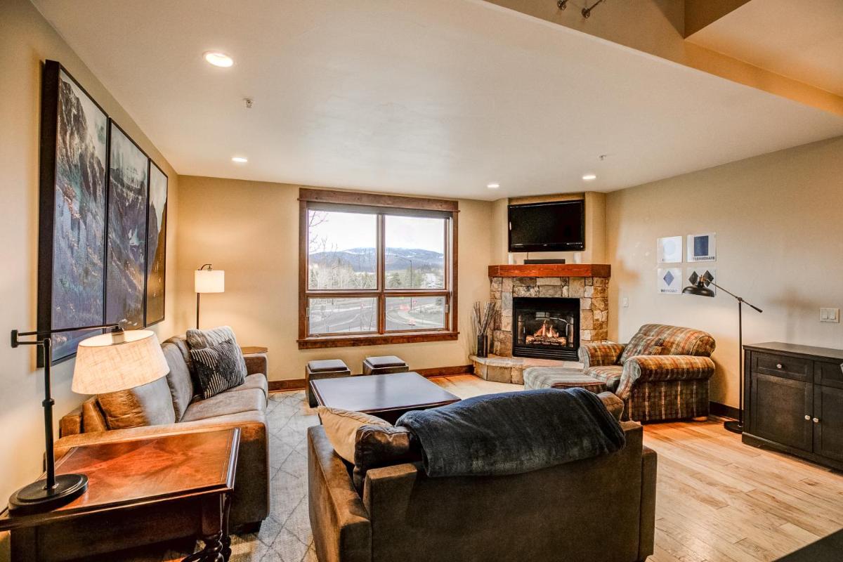Water Tower Place Condo 202B Easy Access to Shuttle and Main Street - Housity