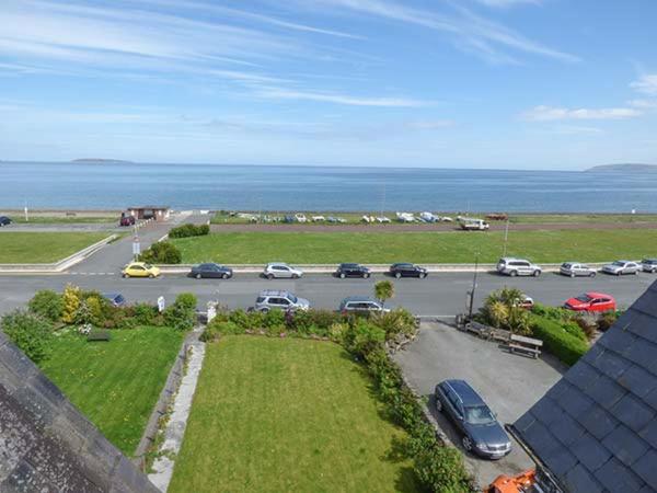 Sea View Apartment - Housity