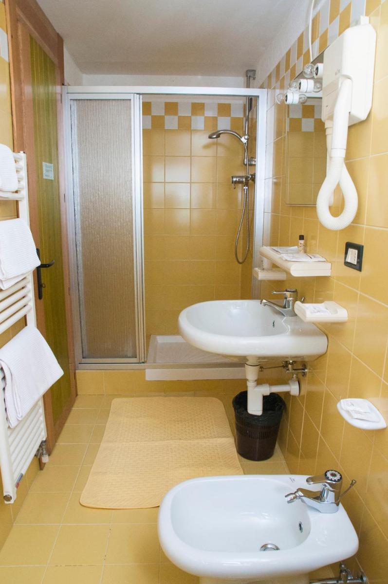 Hotel Vallée De Cogne - Housity