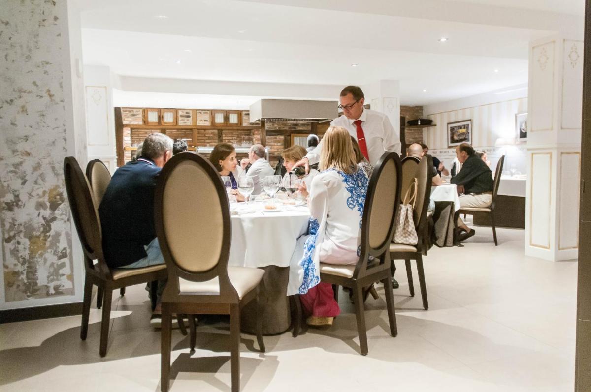 Clientes alojados en Costa Esmeralda Suites