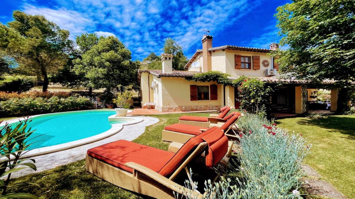 Spoleto Enchantedexc Pool, Gardens villaaircon 4 - Housity