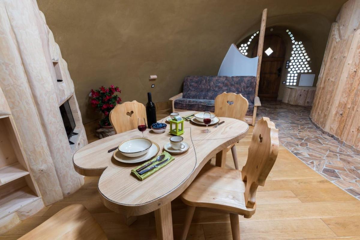 Magical Hobbit's House - Happy Rentals - Housity