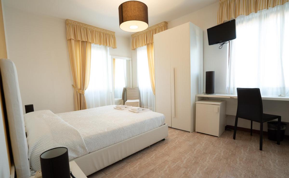 Hotel Sirena - Housity